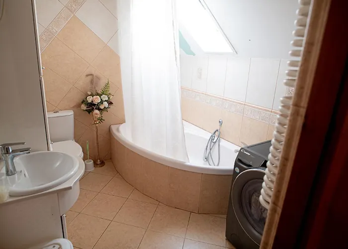 Motelik Julia * سيدلس