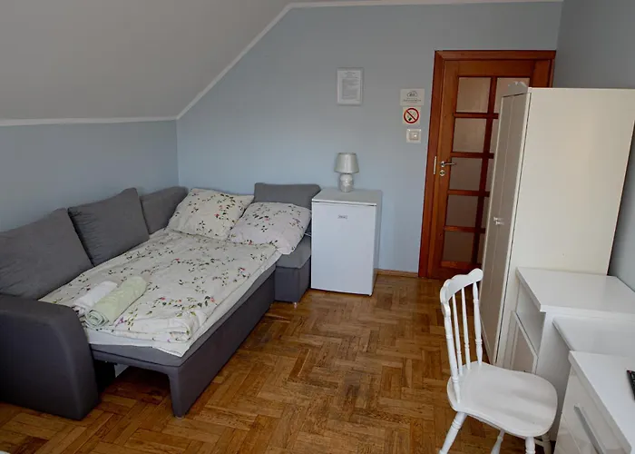 Motelik Julia * سيدلس